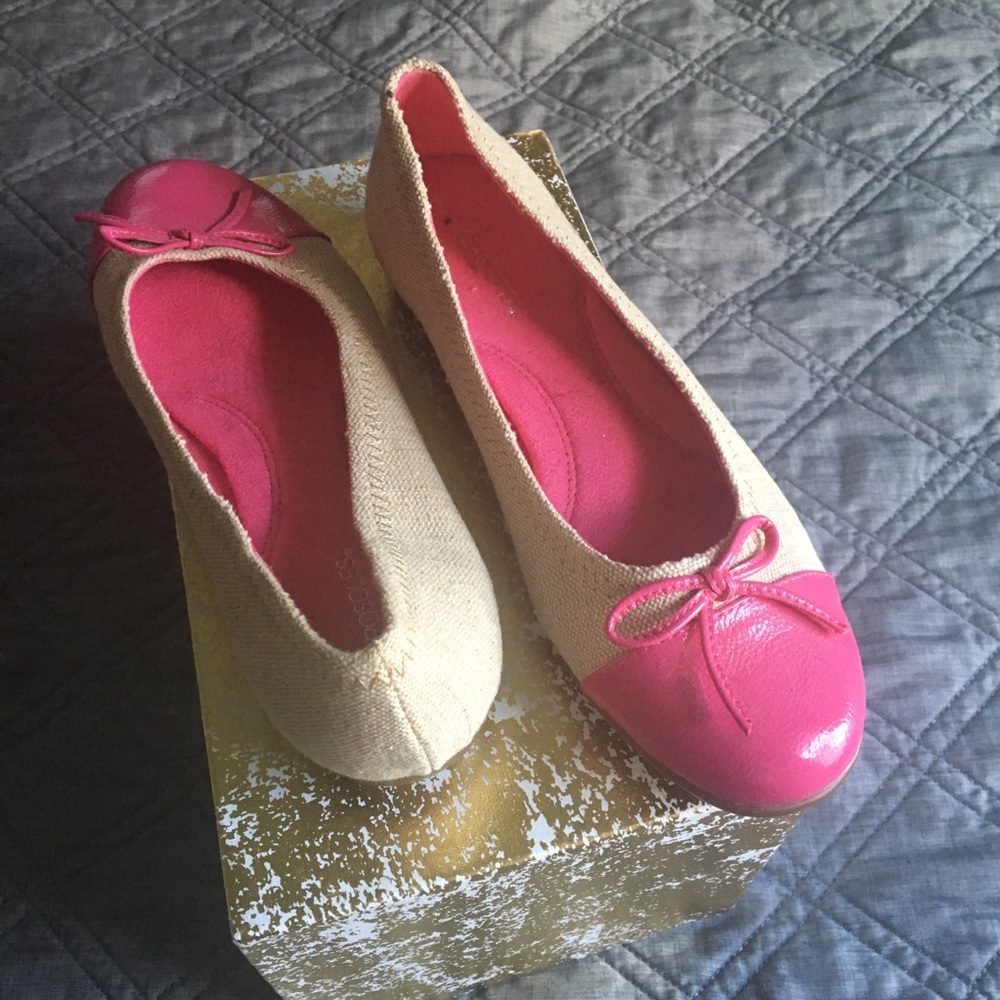Aerosoles Pink and Tan Flats with Bow